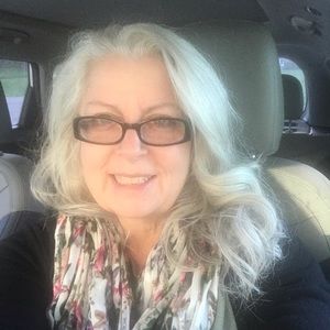 Meet your Posher, Eileen